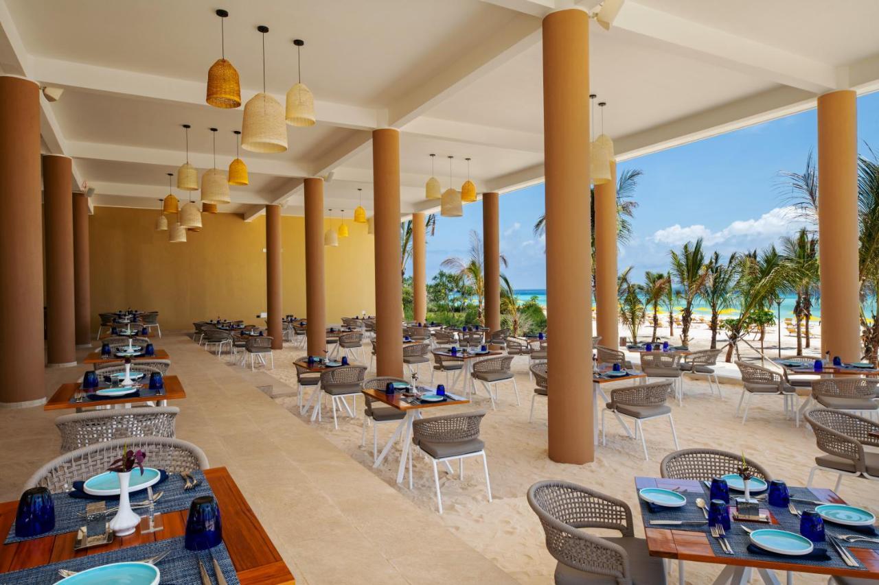 فندق The Mora Zanzibar ماتيموي المظهر الخارجي الصورة The buffet at the buffet restaurant