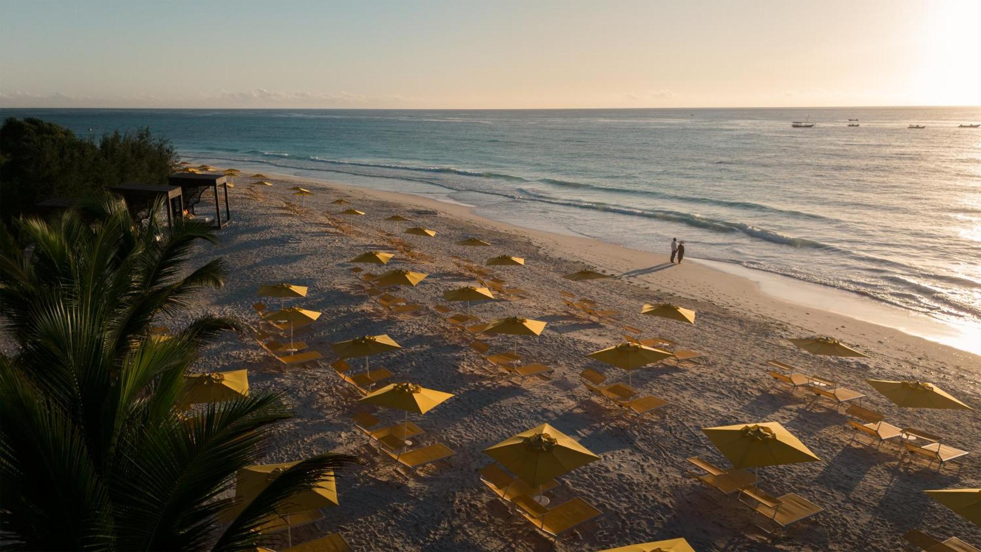 فندق The Mora Zanzibar ماتيموي المظهر الخارجي الصورة Drying of fish in the beach of Calabar